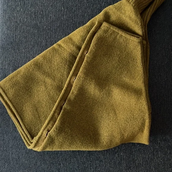 Knit sweater with buttons - Picture 4 of 4